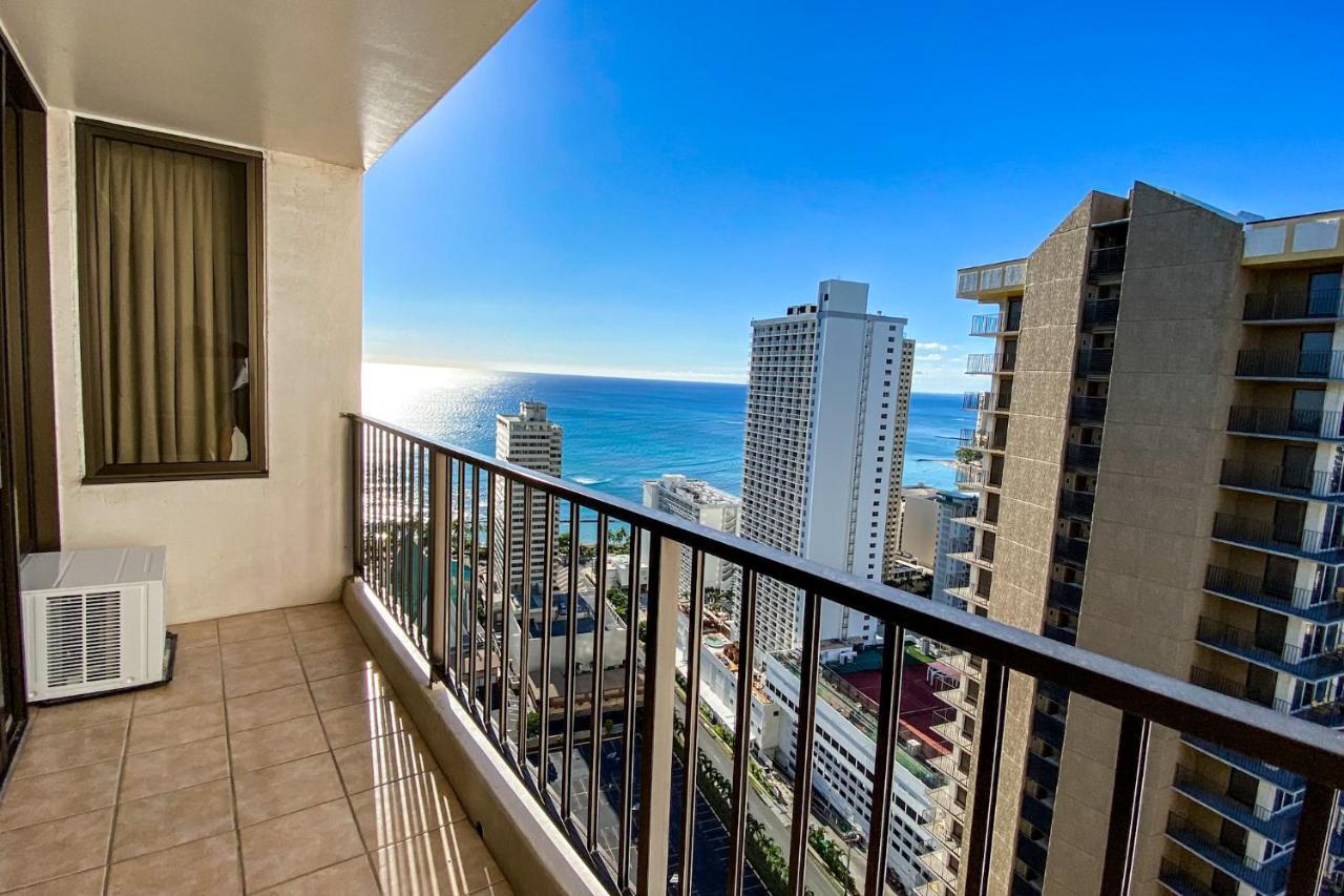 The Makai Suite At The Waikiki Banyan Honolulu Exterior photo